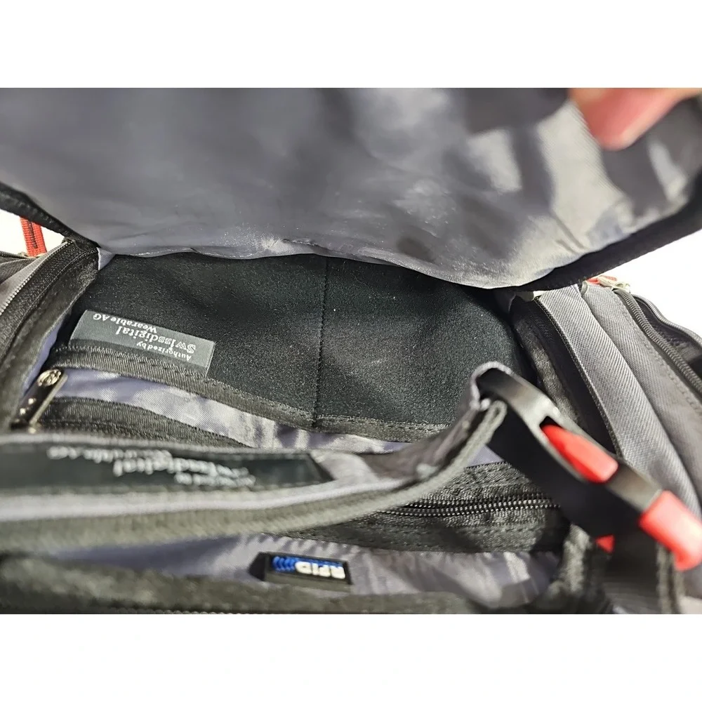 Swiss Digital RFID Wearable AG Laptop Backpack  - With Rain Cover EXCELLENT USED